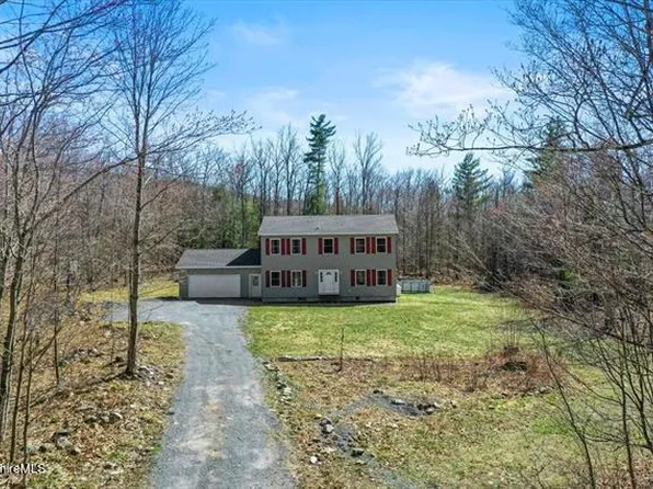 222 Stream Way, Bennington, VT 05201