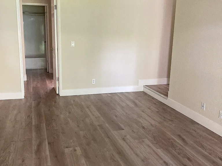 Riverdeck Apartments — Photo 20