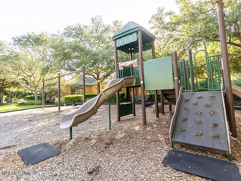 14024 Corrine Cir — Photo 2