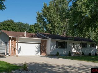 130 Windsor Dr, Le Sueur, MN 56058