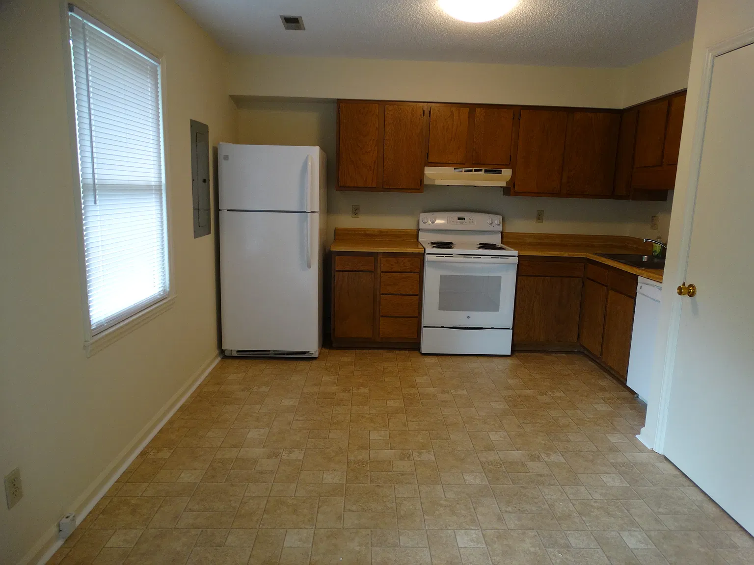 2 bed, 800 sqft, $1,000 — Photo 3