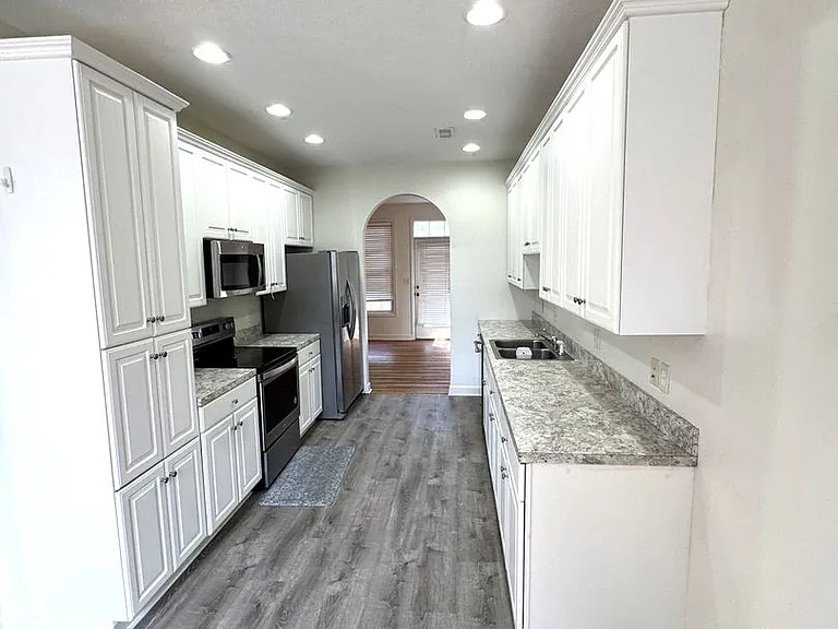 1432 Verdant Spring Ln — Photo 4