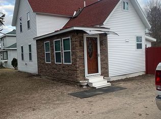 6504 E State St, Pellston, MI 49769