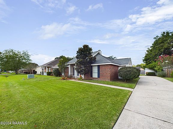 5th image of 109 Meadow Glen Dr