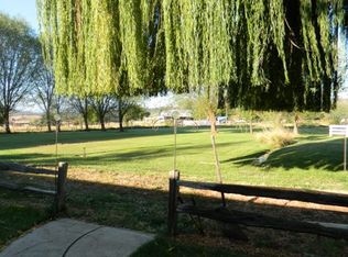 495 E Rolling Hills Dr, Eagle point, OR 97524