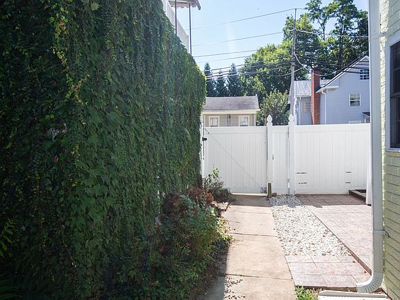 3rd image of 326 E Liberty St #4