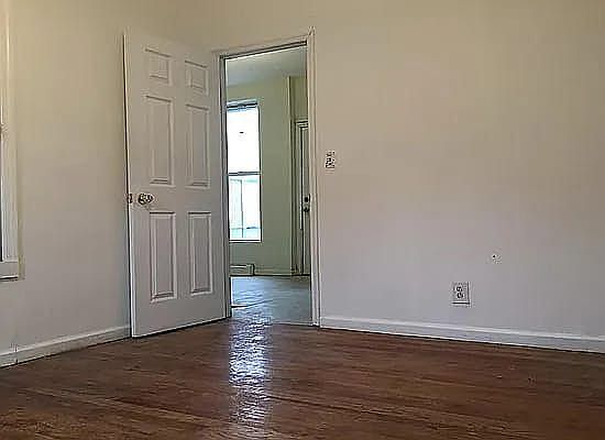3rd image of 107 Troutman St APT 1L