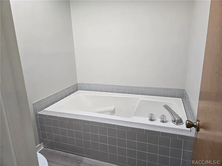 8288 W Barry Ct — Photo 14