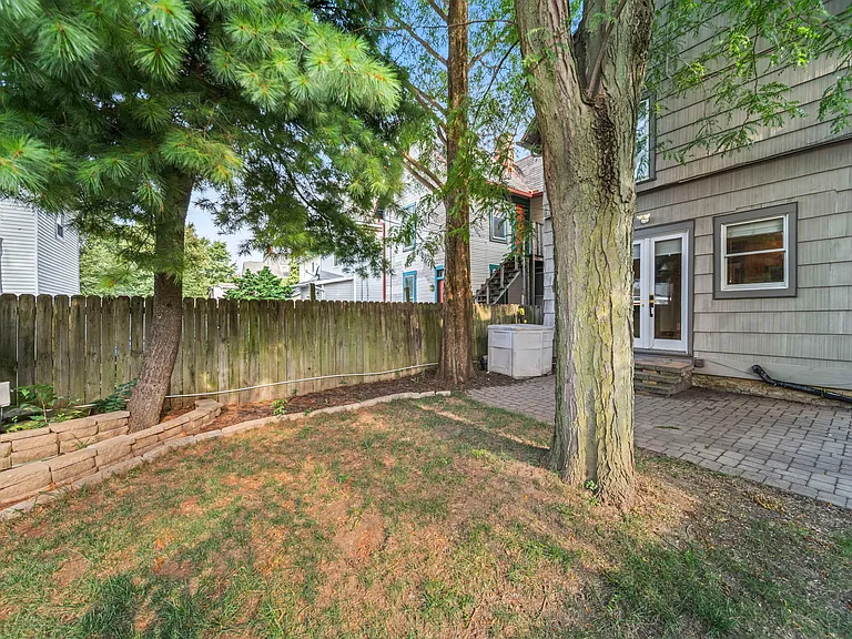 335 W 2nd Ave — Photo 47