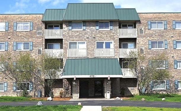 1st image of 675 Grove Dr APT 416