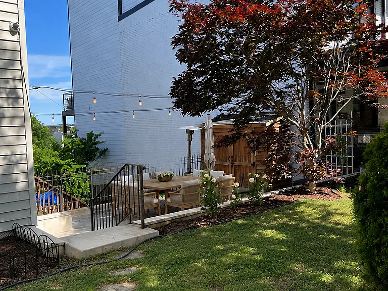 301 V St NE #B — Photo 12