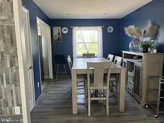 3 bed, 2.0 bath, 1825 sqft, $3,500 — Photo 3