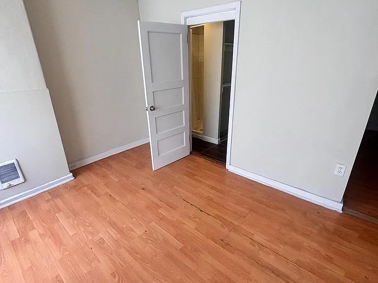 4705 Longshore Ave — Photo 2