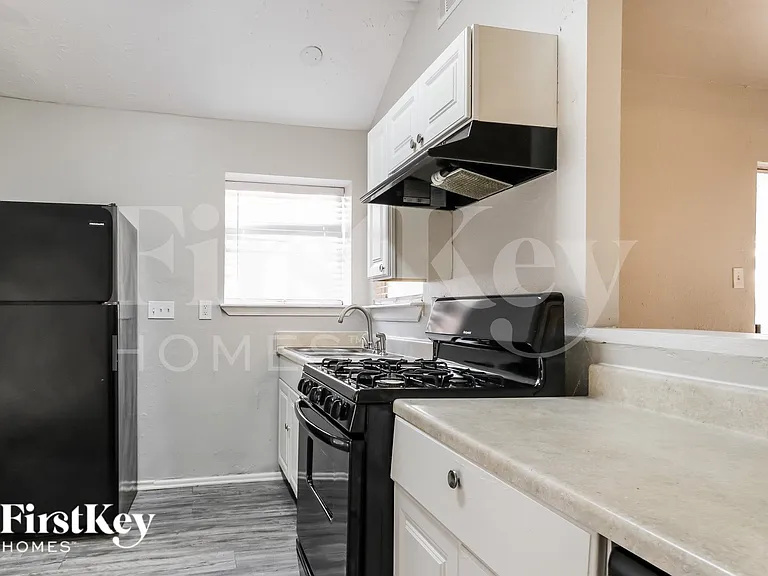 3815 Derbyhall Dr — Photo 8
