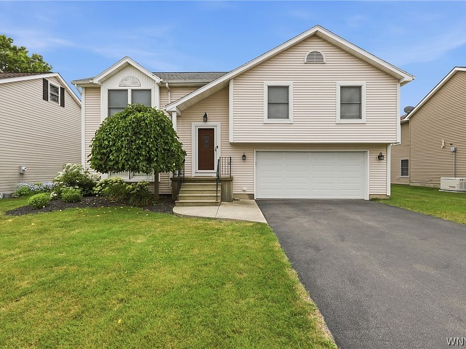 1st image of 76 Doehaven Cir