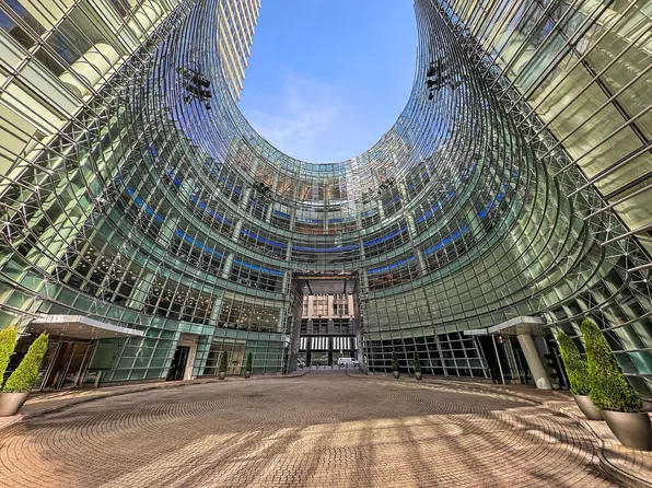 151 East 58th Street image 24 of 25