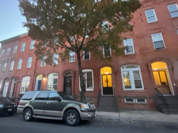 2206 N Calvert St, Baltimore, MD 21218