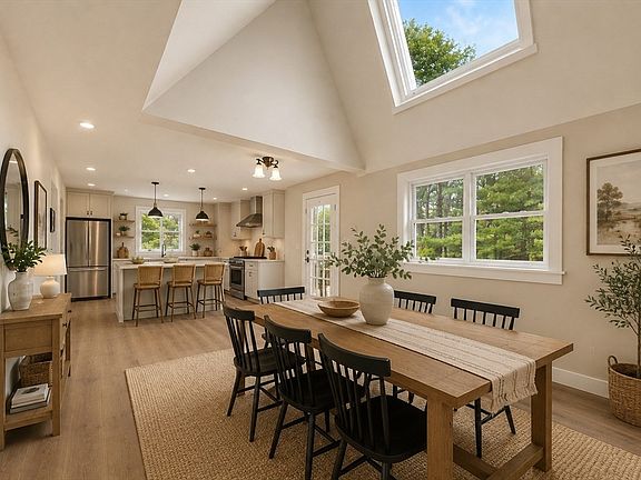 3rd image of 5 Fathom Ln