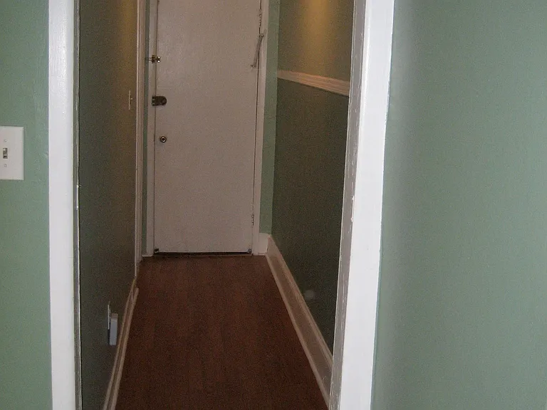 729 Corinthian Ave #3R — Photo 1