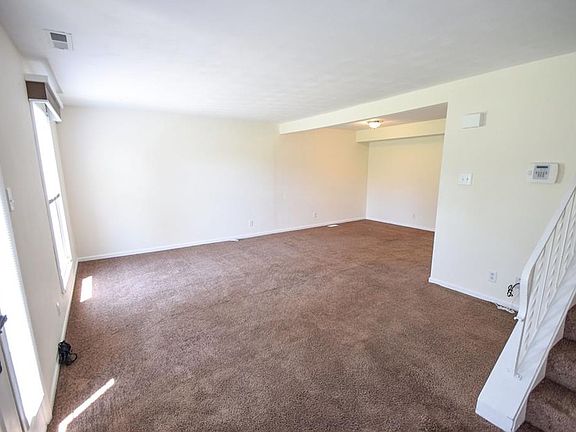 3rd image of 1441 Long Island Ct