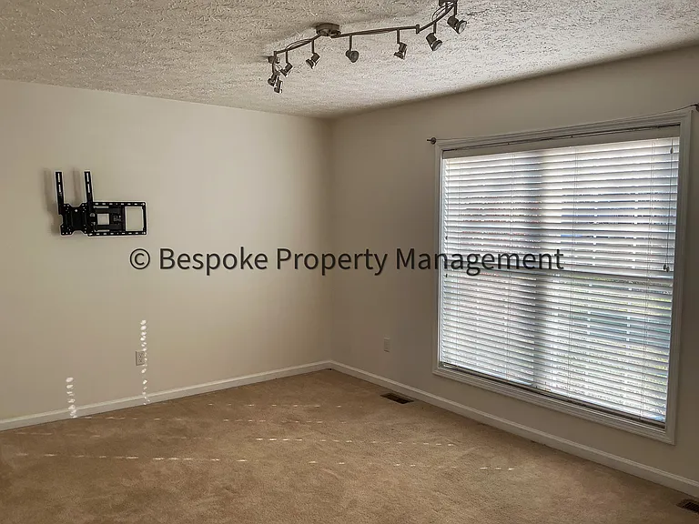 115 Woodmont Way — Photo 11