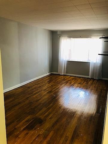 1st image of 4761 E Tremont Ave #1