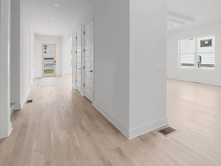 2321A Carter Ave — Photo 5
