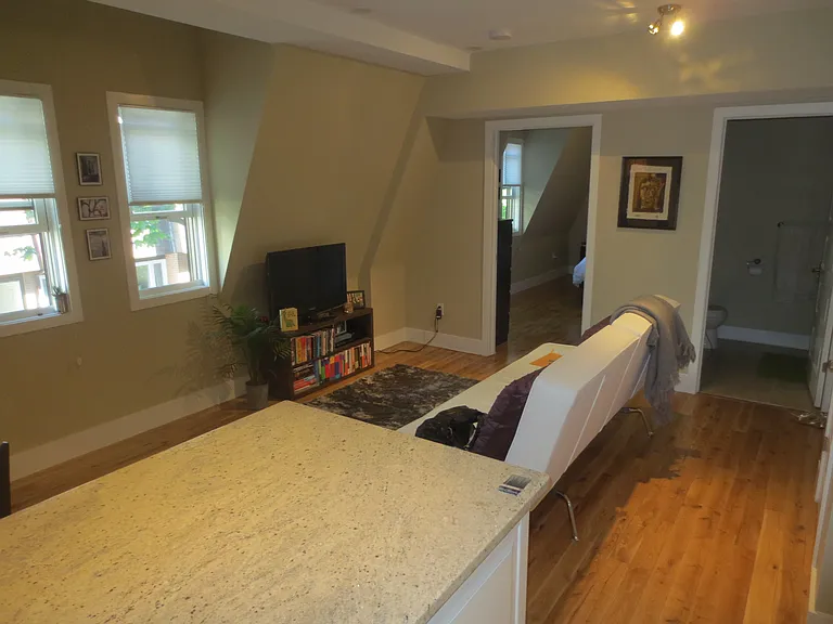 271 McLeod St #3A — Photo 2