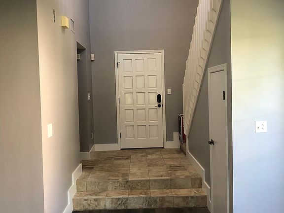 3rd image of 104 Willow Pond Ln