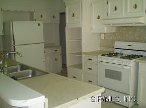 5th image of 315 W 6th St