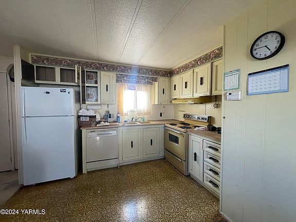 2nd image of 55 W Washington Ave Unit 138