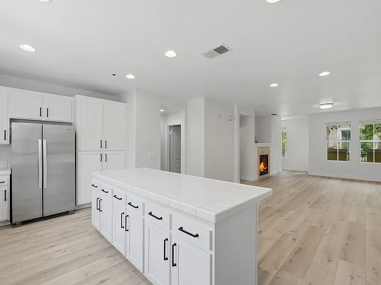 1645 Old Barn Ln — Photo 7