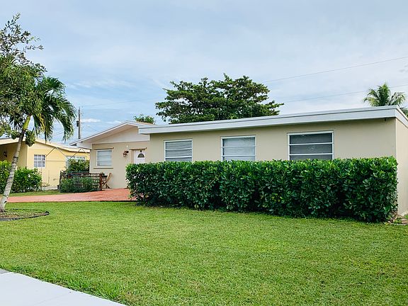 2nd image of 10010 SW 213th Ter
