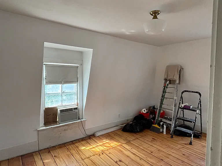 219 Washington St #12 — Photo 7