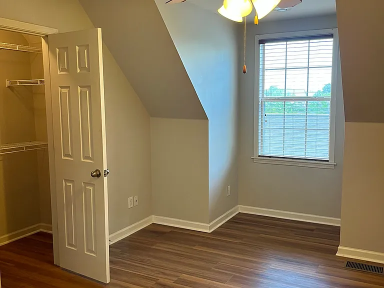 220 Lincoln Grn #G — Photo 10