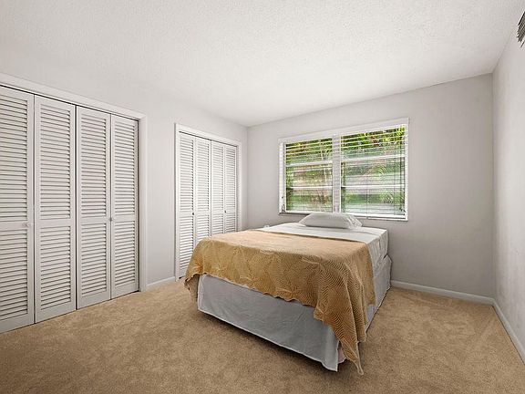 5th image of 1964 Alamanda Dr APT 2