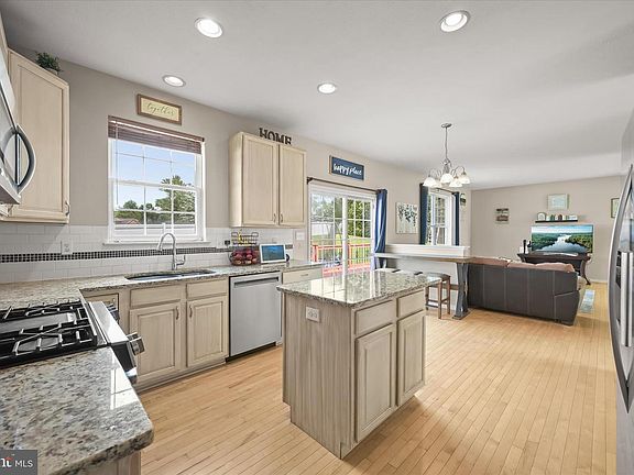 4th image of 2963 Bali Dr