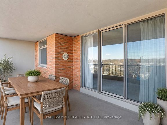 2nd image of 7811 Yonge St #701