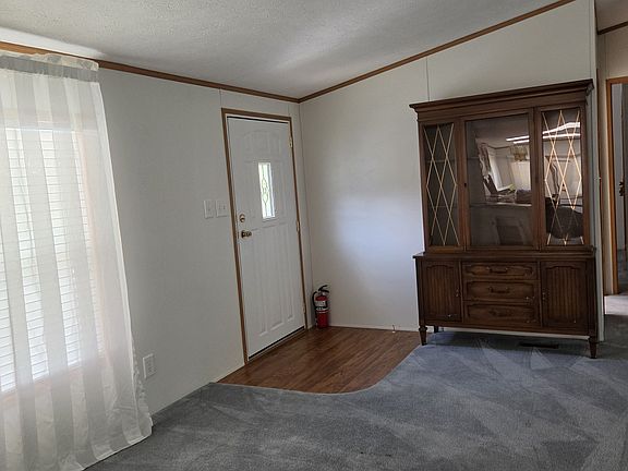 5th image of 248 Edward Ln