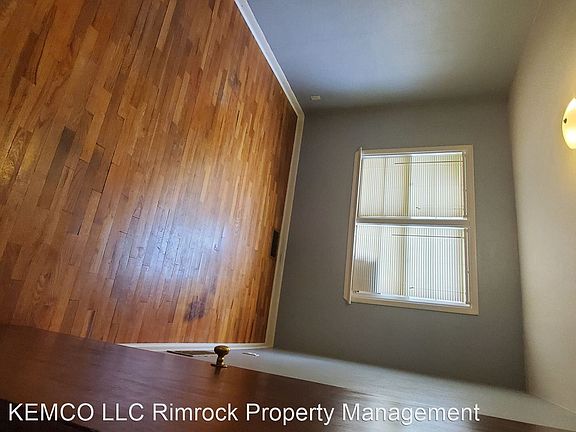 5th image of 1021 Lewis Ave