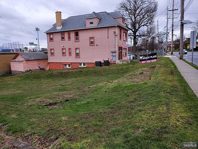 2nd image of 748 Grand Ave