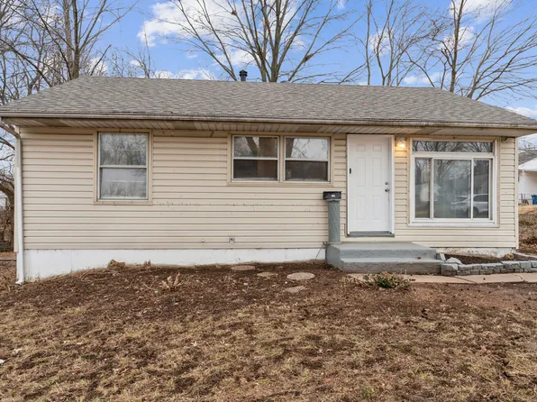 432 Caithness Rd, Saint Louis, MO 63137