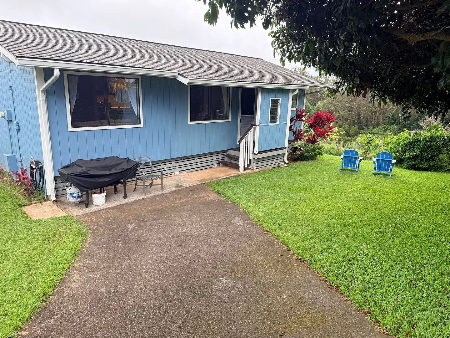 Charming 2BR/2BA Haiku cottage with Ocean View — Photo 2