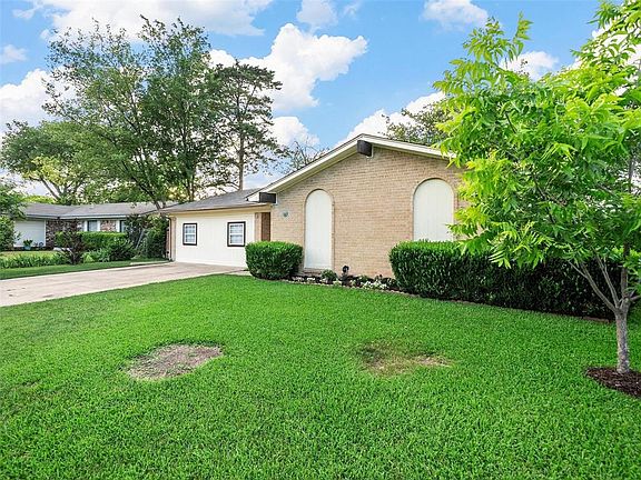 5th image of 3633 Edgewood Dr #3633