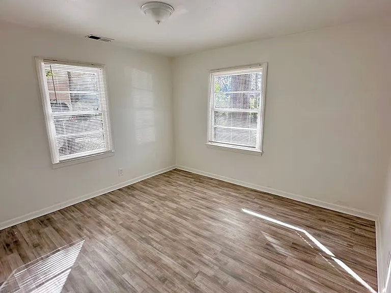 108 Smith Pl — Photo 10