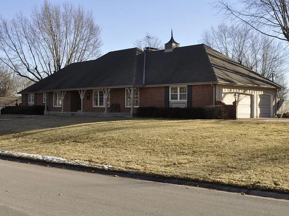 2103 Continental Ave, Harrisonville, MO 64701