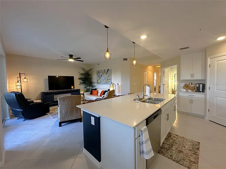 14221 Heritage Landing Blvd #2014 — Photo 9