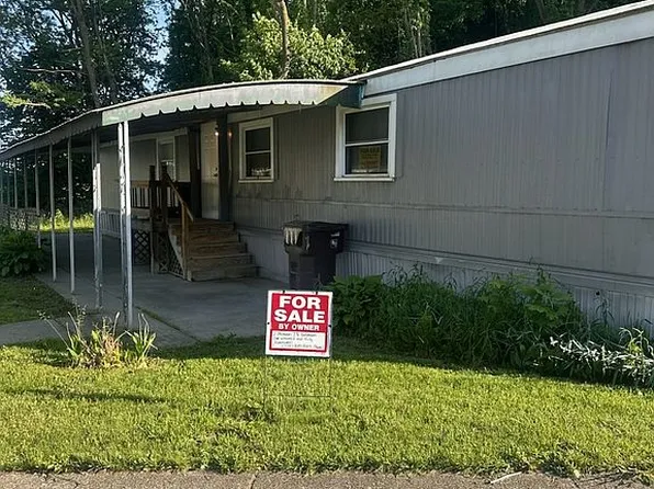 1347 Red Maple Ln, Kalamazoo, MI 49004