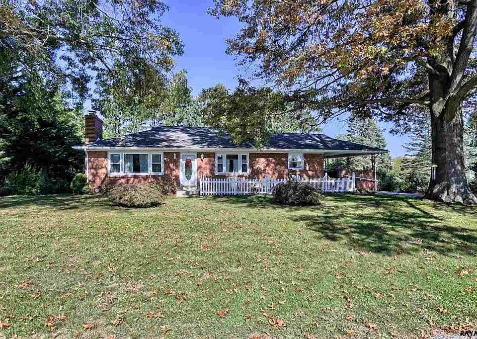 1st image of 402 Golf Club Ave