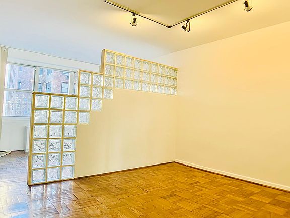 2nd image of 155 E 34th St APT 11C